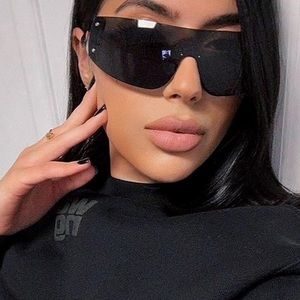 VINTAGE STYLE BLACK SUNGLASSES